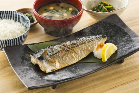 Vitamin B12 deficiency: Mackerel and seaweed are rich in vitamin B12.